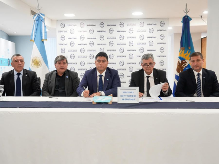 Leguizamón sobre la firma del memorándum con YPF : "Este es el día más importante en este primer año de gestión"