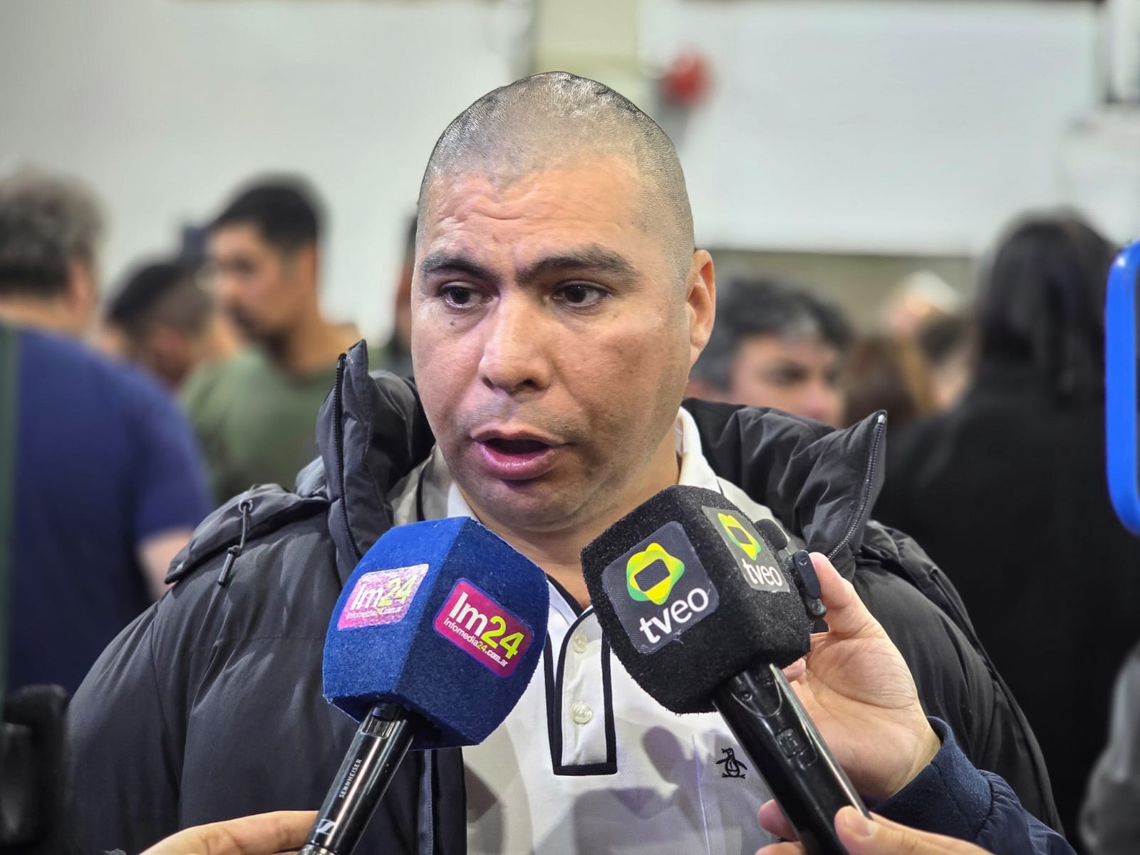 Rafael Güenchenen presente en los anuncios del gobernador 