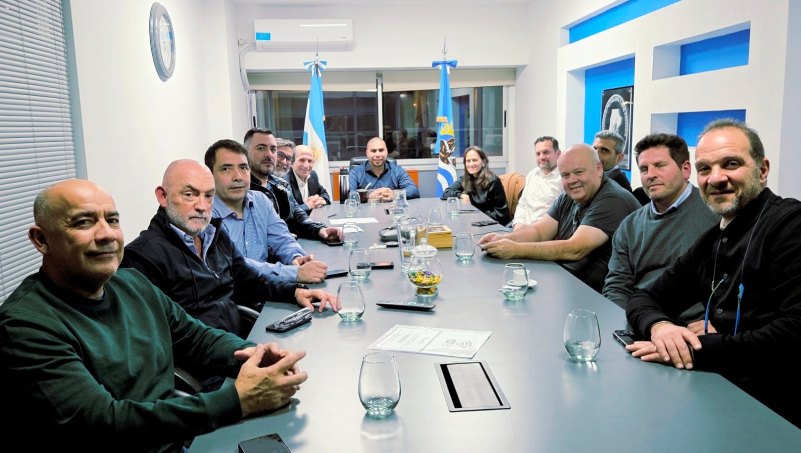 GÜENCHENEN SE REUNIÓ CON EMPRESAS QUE PODRÍAN HACERSE CARGO DE LAS ÁREAS QUE DEJA YPF EN SANTA CRUZ