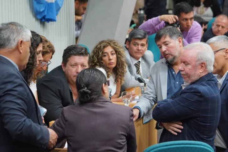 Claudio Vidal podrá bajar regalías a petroleras en los pozos maduros que deja YPF en Santa Cruz