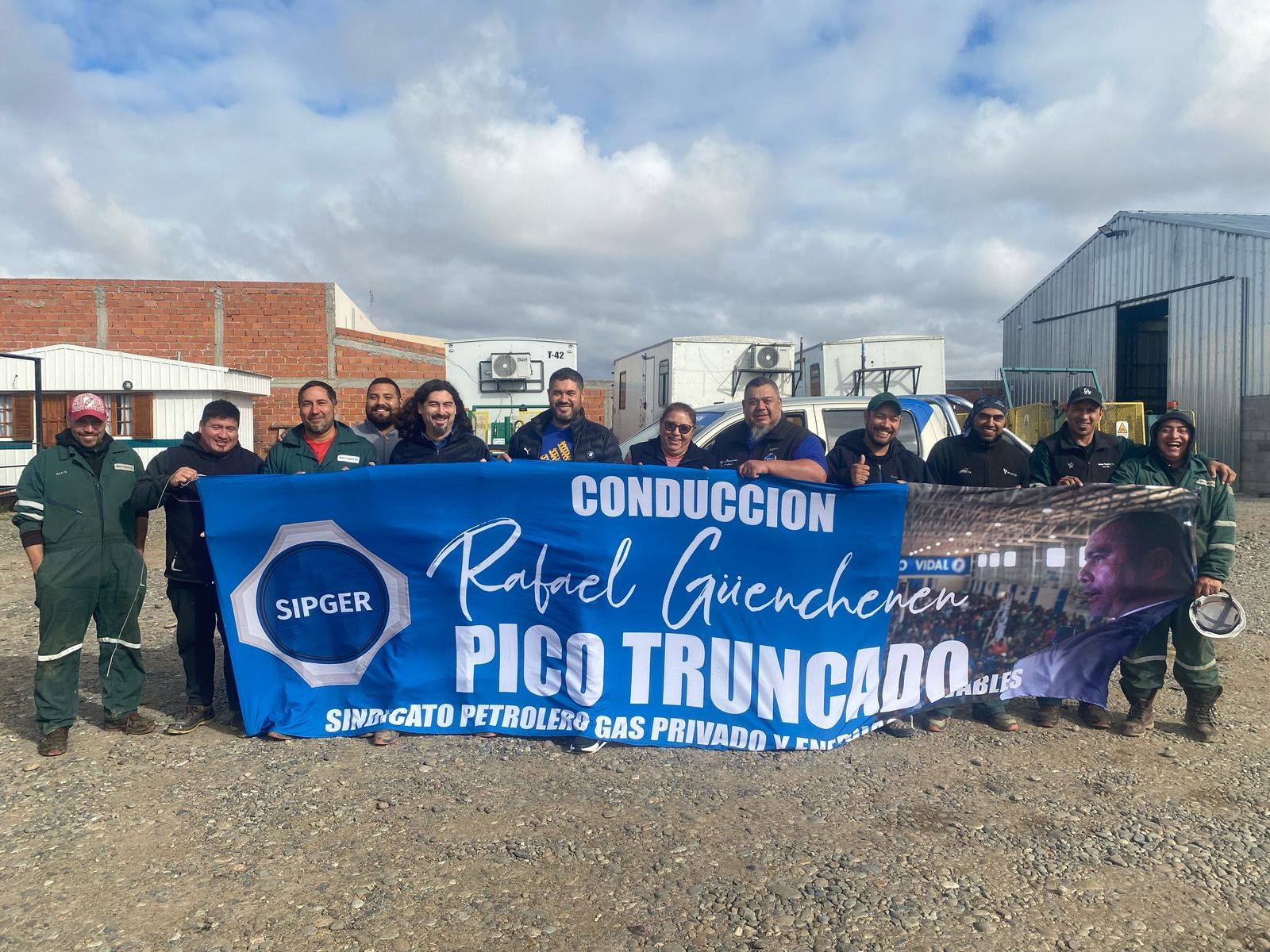 𝗕𝗔𝗞𝗘𝗥 𝗛𝗨𝗚𝗛𝗘𝗦  𝗢𝗣𝗘𝗥𝗔𝗗𝗢𝗥𝗔 𝗬𝗣𝗙 𝗦𝗘𝗖𝗧𝗢𝗥 𝗙𝗜𝗘𝗟𝗗 𝗦𝗘𝗥𝗩𝗜𝗖𝗘